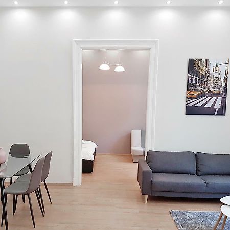 Akacfa 36 Budapest 91 Mt 3 Bedroom District 7 ภายนอก รูปภาพ